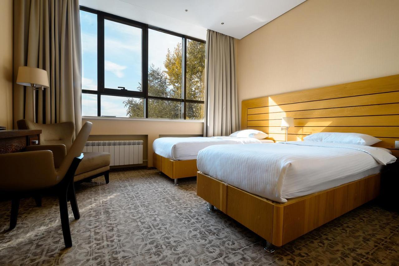 Cosmonaut Hotel Karaganda Bagian luar foto