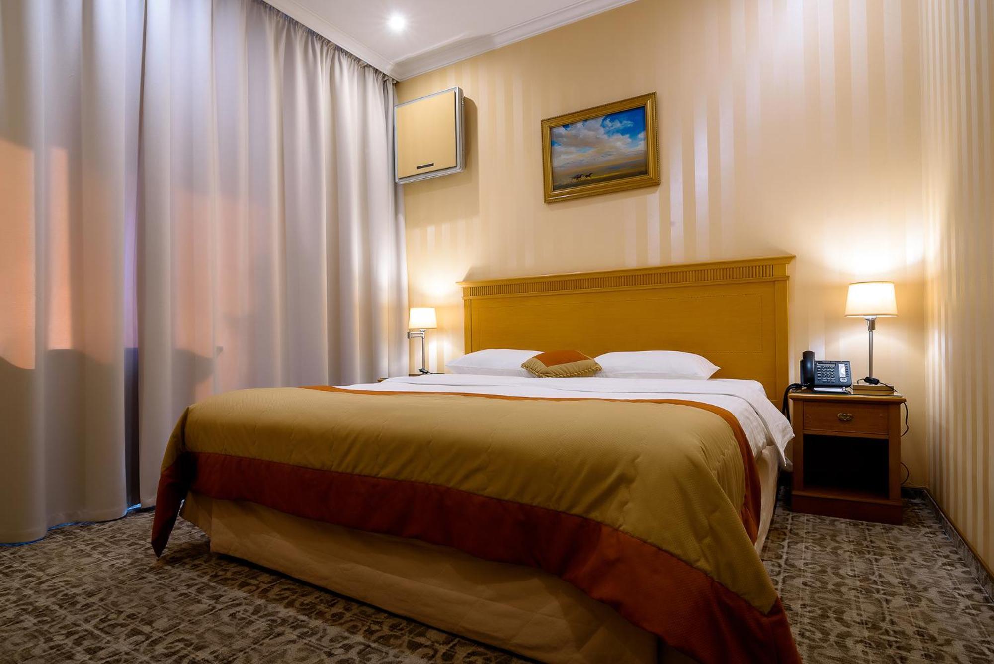 Cosmonaut Hotel Karaganda Bagian luar foto