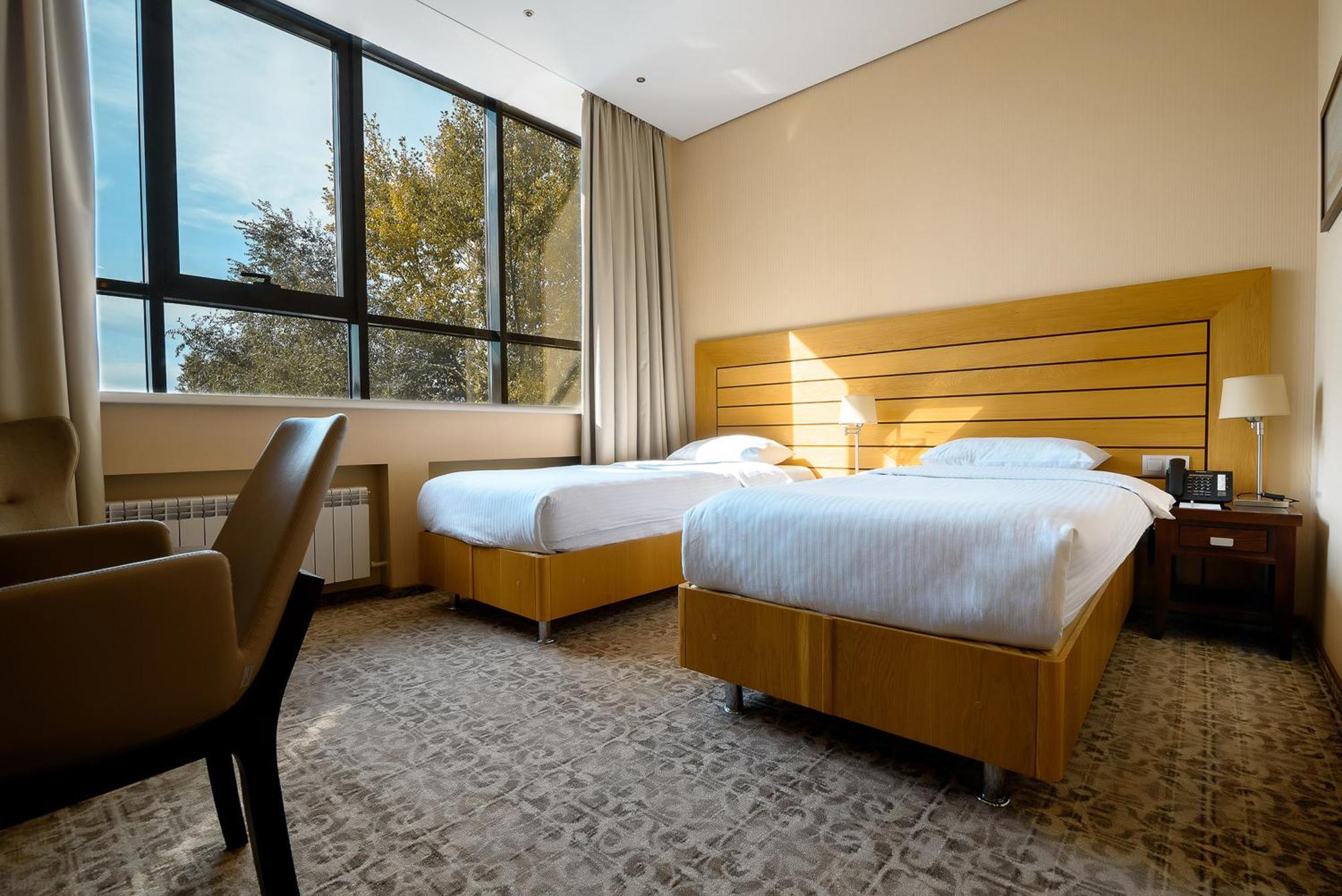 Cosmonaut Hotel Karaganda Bagian luar foto