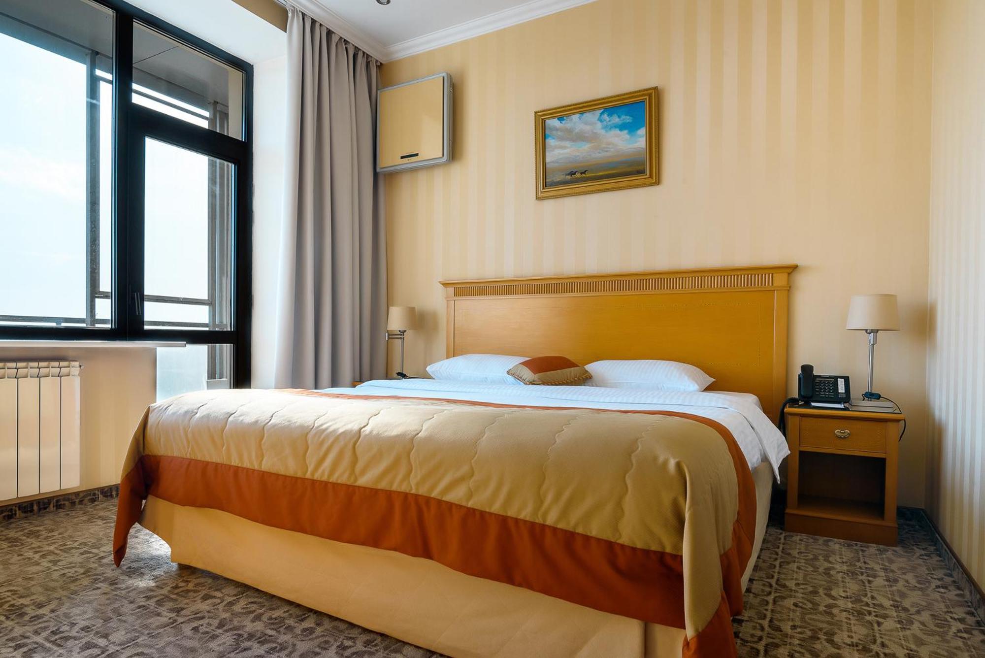 Cosmonaut Hotel Karaganda Bagian luar foto